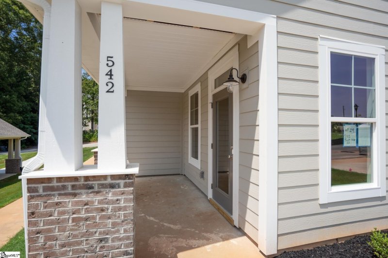 Property image 3 at 542 Twin Lake Road, Greenville, SC 29609