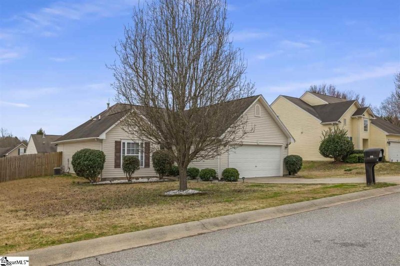 Property image 2 at 210 Montauk Drive, Greenville, SC 29607