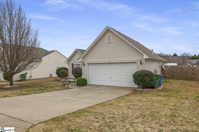 Property image 3 at 210 Montauk Drive, Greenville, SC 29607