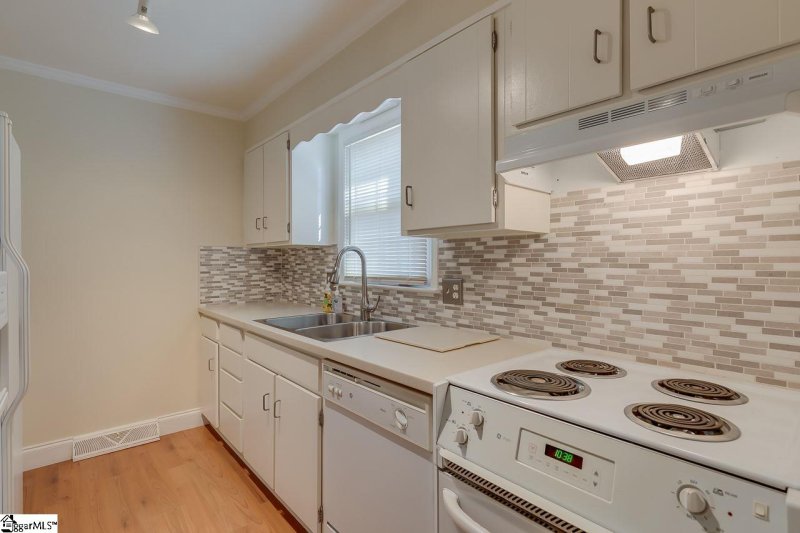 Property image 5 at 815 Edwards Road, Greenville, SC 29615