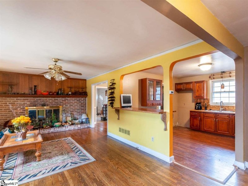 Property image 5 at 928 Ashmore Bridge Road, Greenville, SC 29605