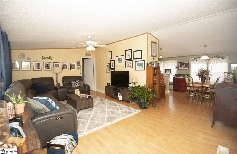Property image 2 at 408 Kalispell Place, Marietta, SC 29661