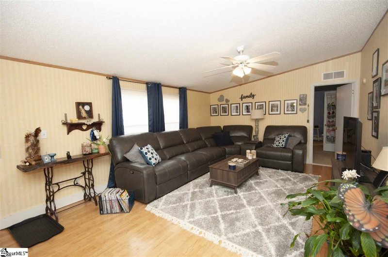 Property image 3 at 408 Kalispell Place, Marietta, SC 29661
