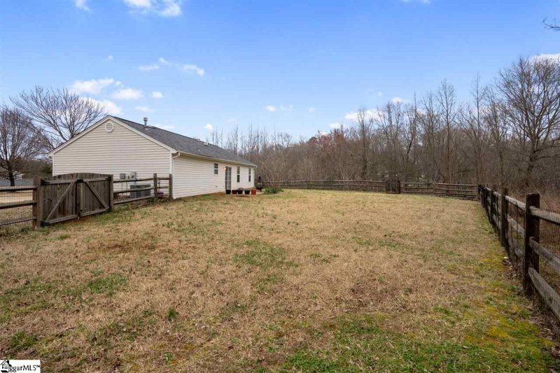 Property image 3 at 515 Crescentwood Court, Taylors, SC 29687