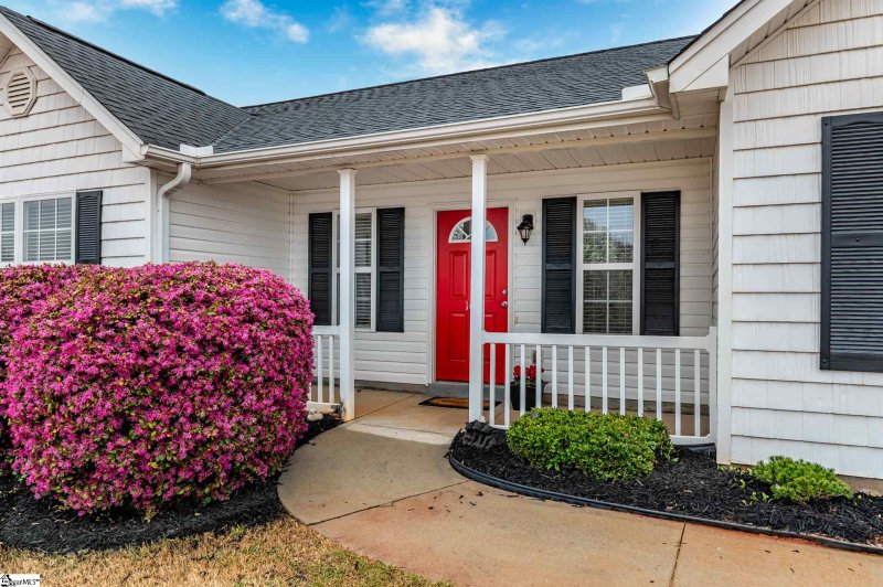 Property image 3 at 108 Care Lane, Greer, SC 29651-5084