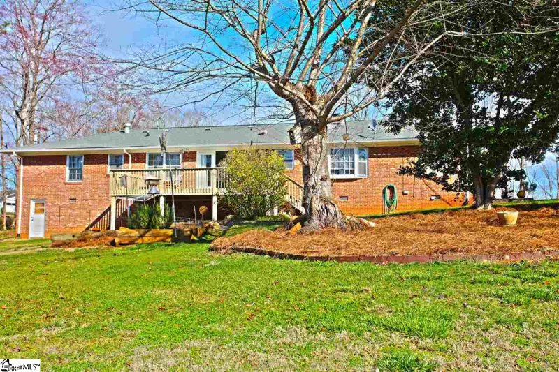 Property image 4 at 2814 N Bayshore Drive, Seneca, SC 29672