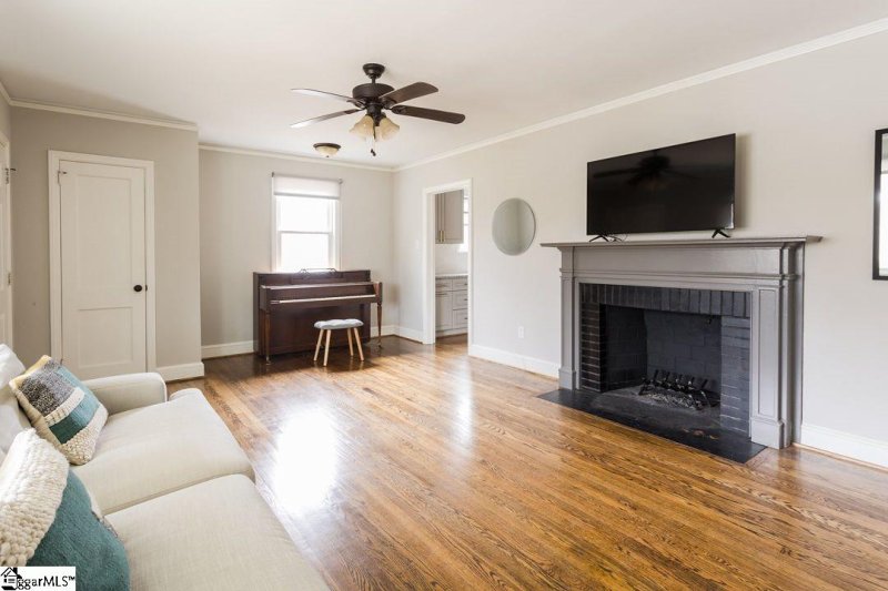 Property image 5 at 33 Kirkwood Lane, Greenville, SC 29607
