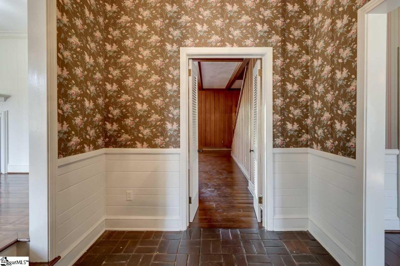 Property image 5 at 105 Indian Springs Drive, Greenville, SC 29615