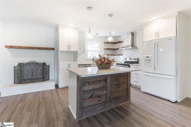 Property image 4 at 205 Walker Springs Road, Taylors, SC 29687