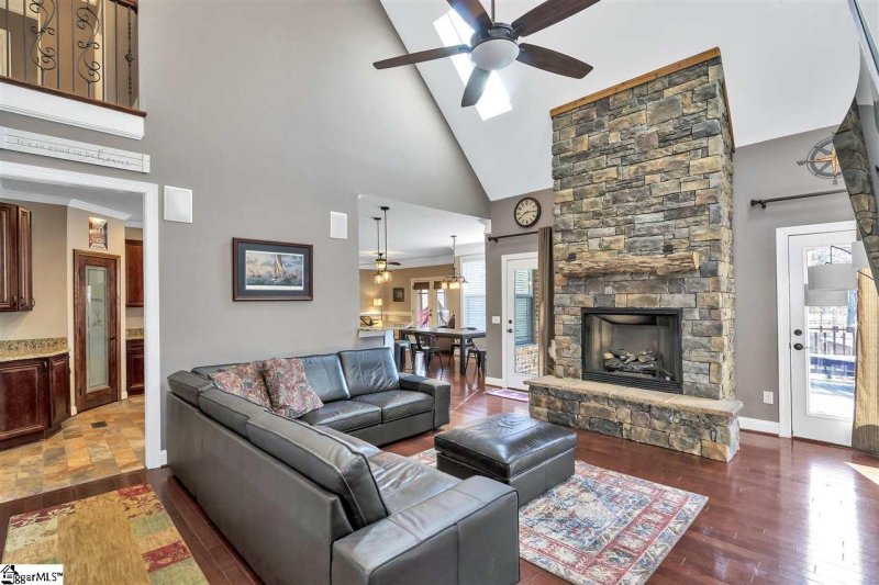 Property image 4 at 105 Glen Meadows Drive, Simpsonville, SC 29680