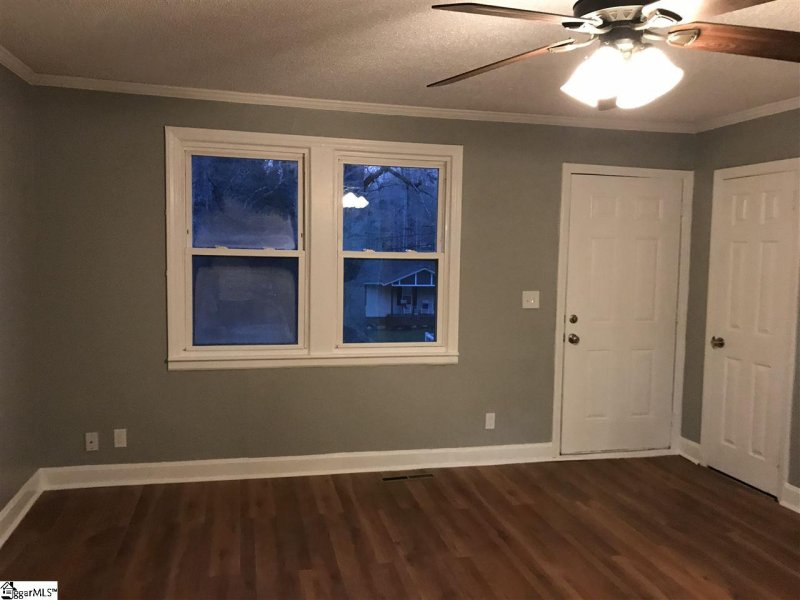 Property image 2 at 309 Crescent Drive, Laurens, SC 29360