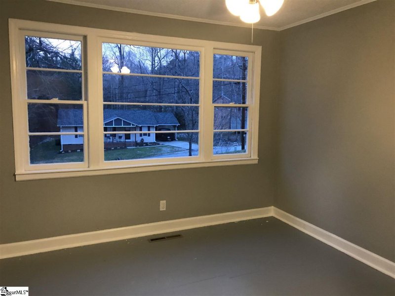 Property image 5 at 309 Crescent Drive, Laurens, SC 29360