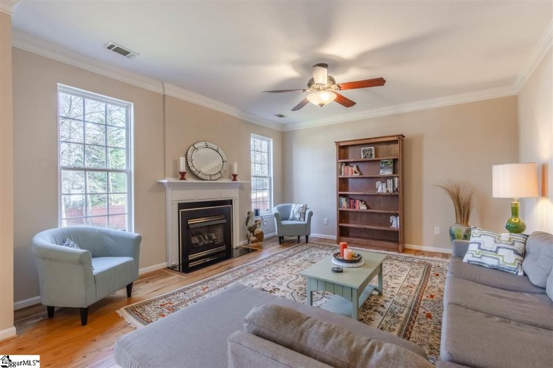 Property image 2 at 10 Bluff Ridge Court, Greenville, SC 29617