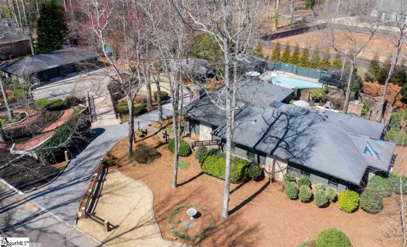 Property image 2 at 301 Rosebay Drive, Greenville, SC 29615