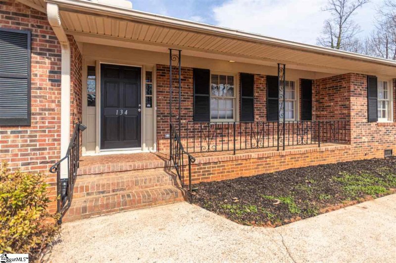 Property image 2 at 134 CASHMERE Drive, Greenville, SC 29605