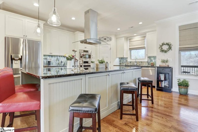 Property image 3 at 9 Enoree Farm Way, Taylors, SC 29687