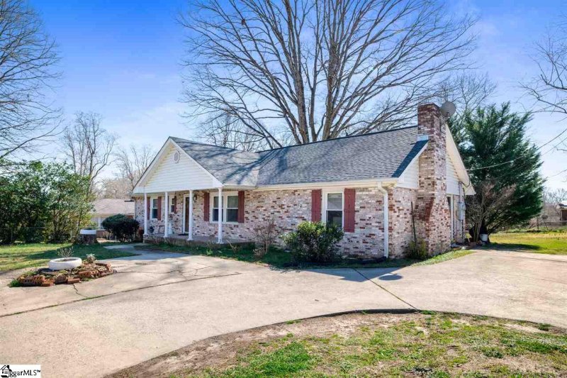 Property image 2 at 104 Brushy Creek Road, Taylors, SC 29687