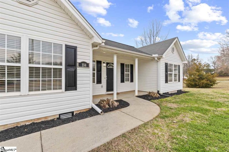 Property image 3 at 104 Spring Estates Drive, Liberty, SC 29657
