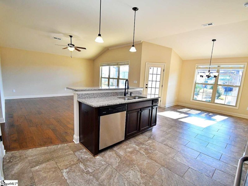 Property image 5 at 703 W Dateria Way, Inman, SC 29349-9137