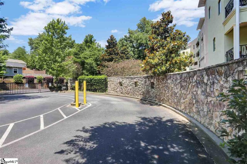 Property image 2 at 1209 E Washington Street, Greenville, SC 29601