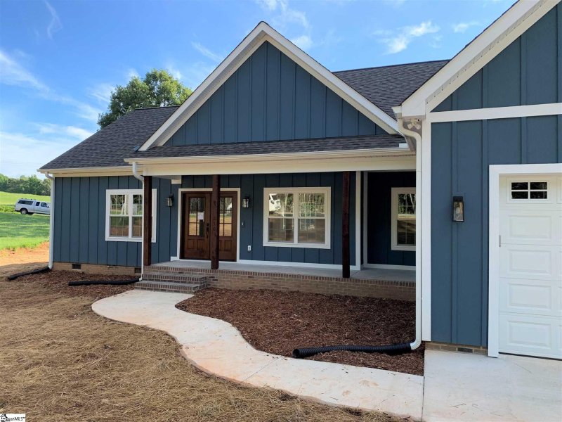 Property image 2 at 250 Ridgeland Drive, Six Mile, SC 29682