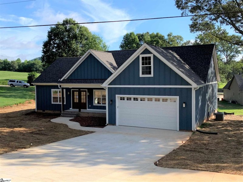 Property image 4 at 250 Ridgeland Drive, Six Mile, SC 29682