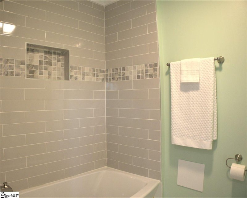 Property image 3 at 215 Nalley Street, Easley, SC 29640