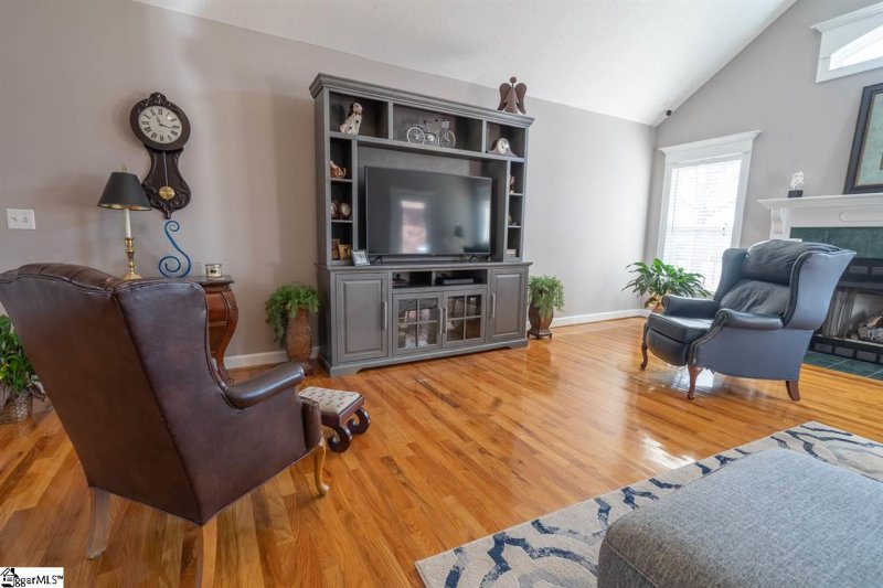 Property image 5 at 142 Royal Burgess Drive, Campobello, SC 29322