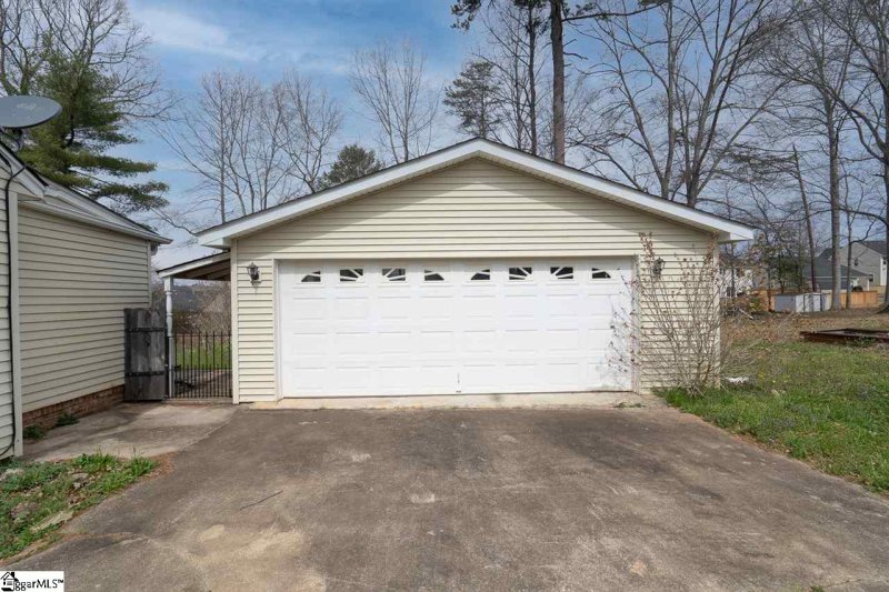 Property image 3 at 212 Woodfield Drive, Easley, SC 29642-1639