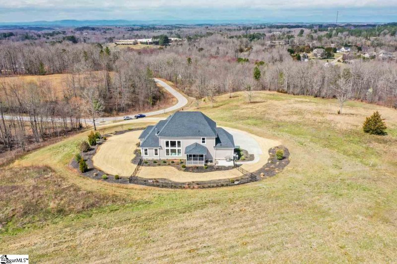 Property image 5 at 582 Paramount Drive, Seneca, SC 29672