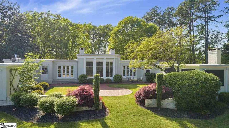 Property image 2 at 104 W Round Hill Road, Greenville, SC 29617