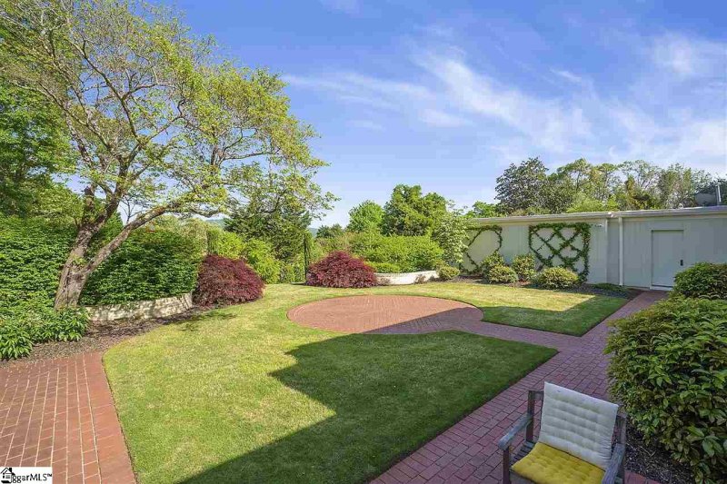 Property image 4 at 104 W Round Hill Road, Greenville, SC 29617