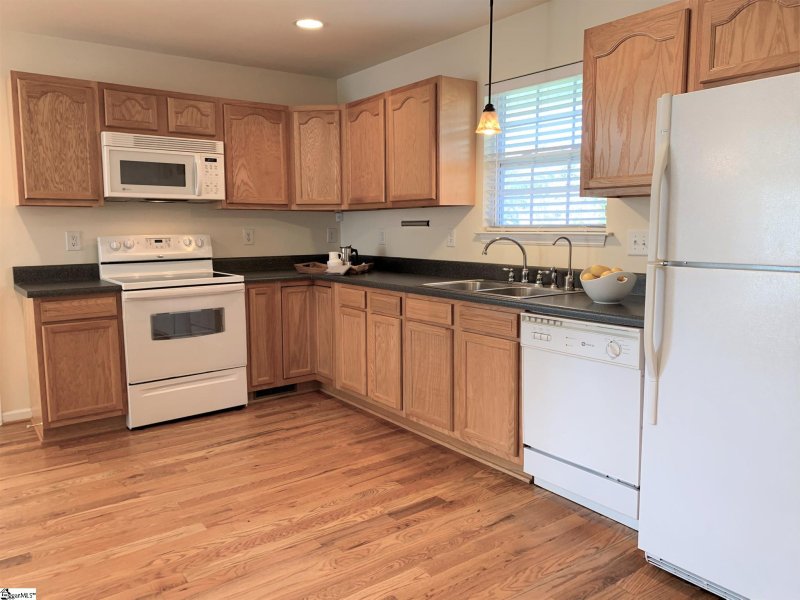 Property image 4 at 6 Erskine Street, Greenville, SC 29607-1615