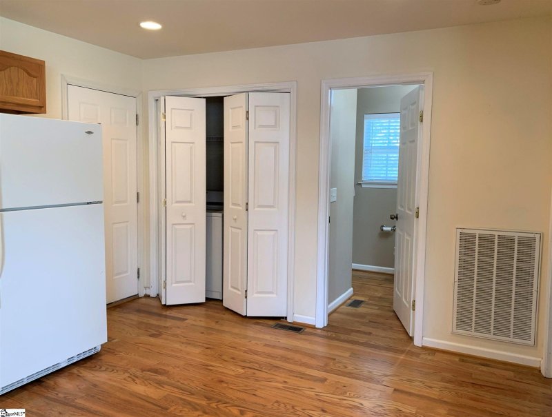 Property image 5 at 6 Erskine Street, Greenville, SC 29607-1615