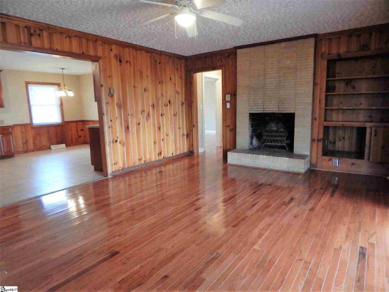 Property image 4 at 204 Hillside Drive, Greer, SC 29651