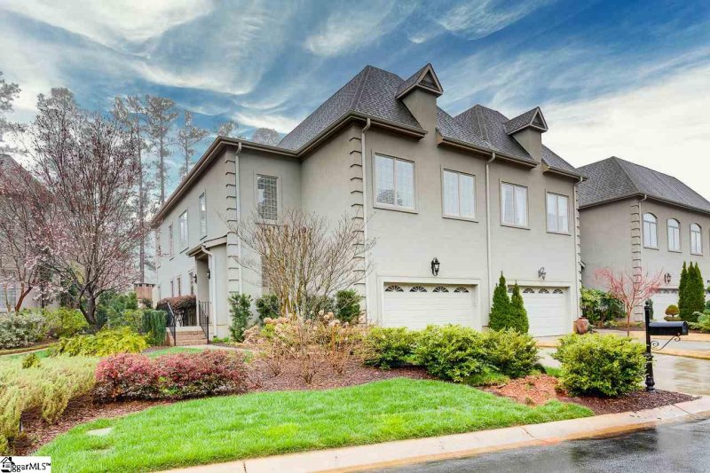 71 Castellan Drive