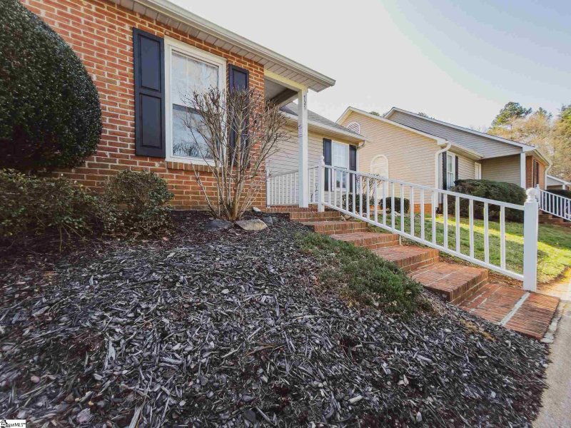 Property image 2 at 131 Daniel Court, Mauldin, SC 29662