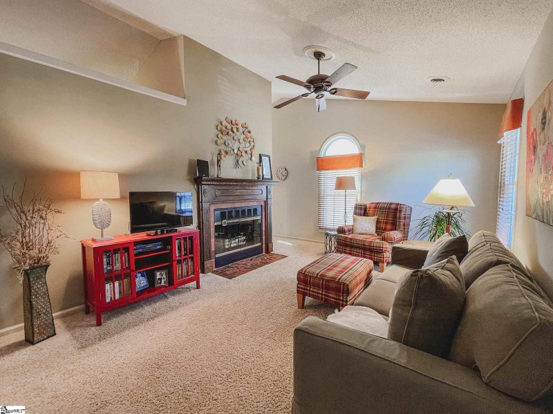 Property image 3 at 131 Daniel Court, Mauldin, SC 29662