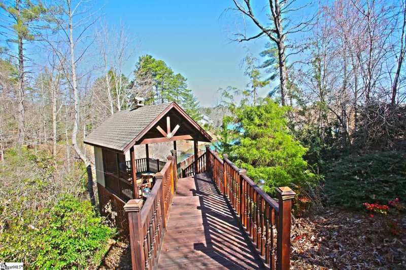 Property image 2 at 932 Bay Ridge Drive, Salem, SC 29676