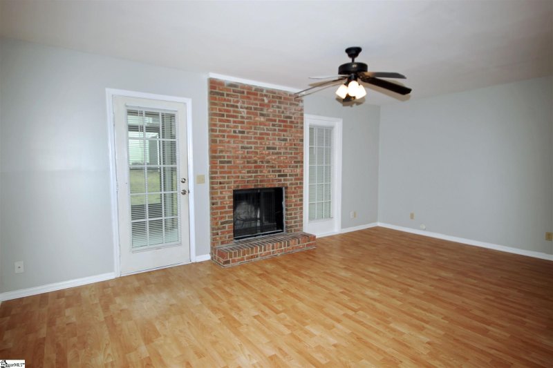 Property image 3 at 14 Birchview Street, Taylors, SC 29687