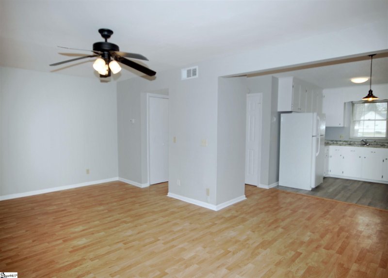 Property image 4 at 14 Birchview Street, Taylors, SC 29687