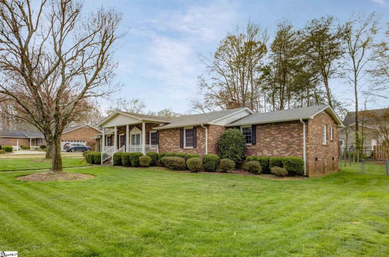 Property image 2 at 5 Meredith Lane, Greenville, SC 29607