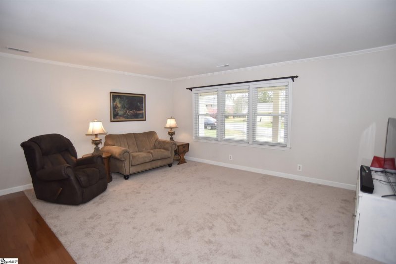 Property image 4 at 407 Confederate Circle, Taylors, SC 29687