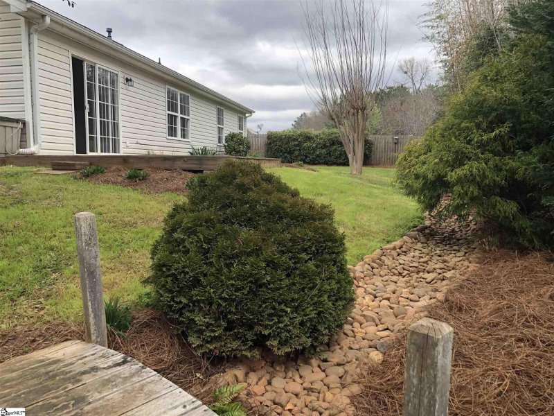 Property image 2 at 107 Landing Lane, Simpsonville, SC 29681