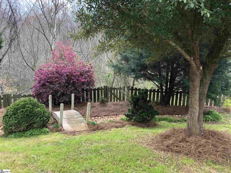 Property image 3 at 107 Landing Lane, Simpsonville, SC 29681