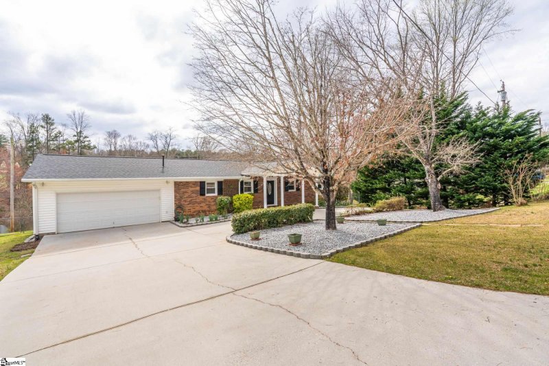 Property image 2 at 302 Woodfield Drive, Easley, SC 29642-1641