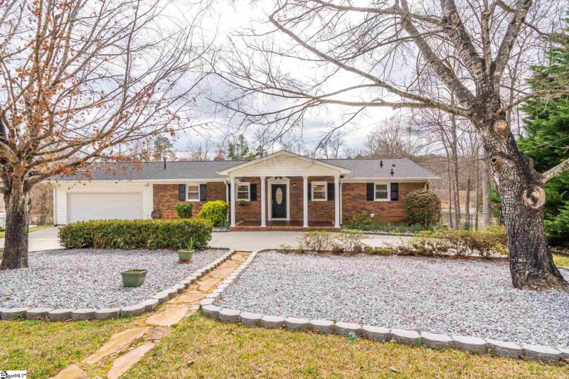 Property image 3 at 302 Woodfield Drive, Easley, SC 29642-1641