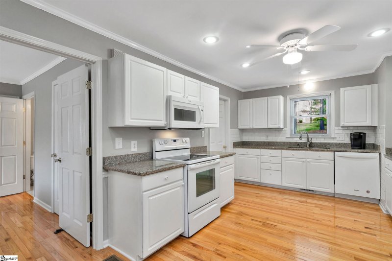 Property image 5 at 302 Woodfield Drive, Easley, SC 29642-1641