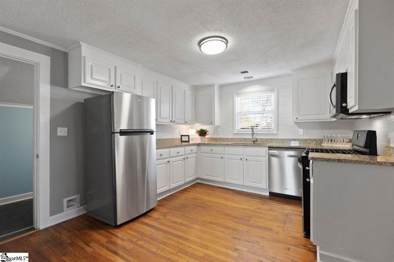 Property image 2 at 20 Haynesworth Street, Greenville, SC 29611