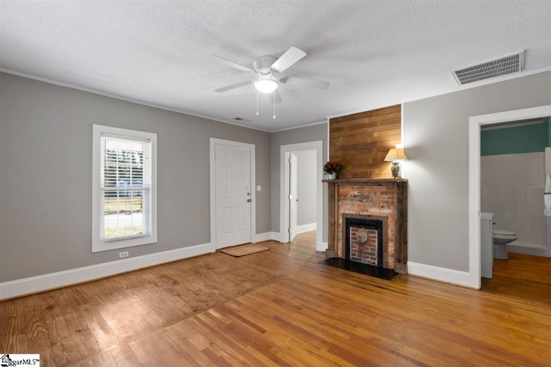 Property image 3 at 20 Haynesworth Street, Greenville, SC 29611